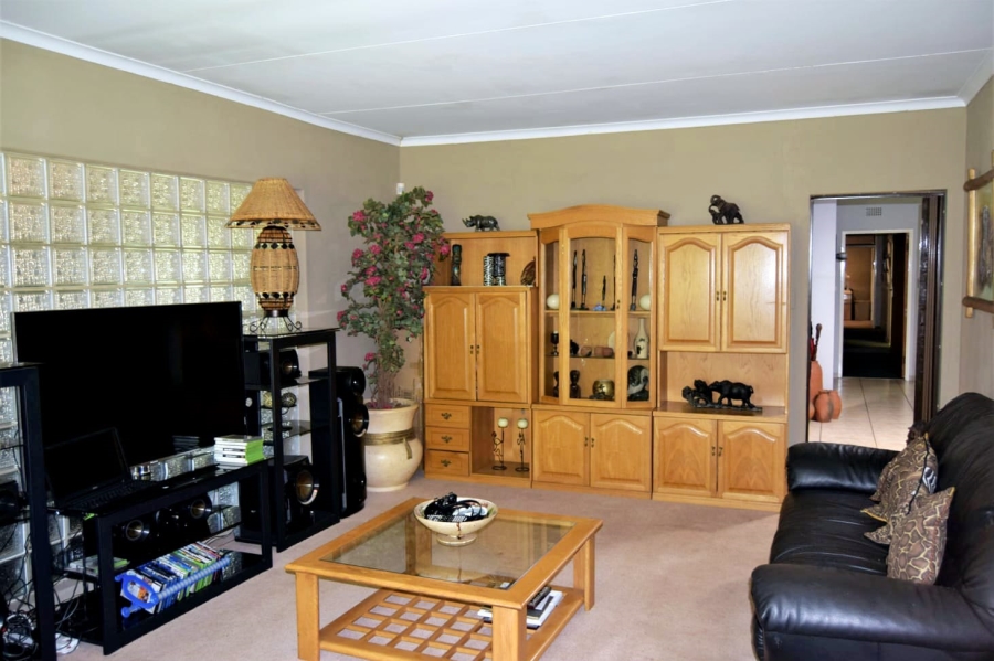 4 Bedroom Property for Sale in Vaalpark Free State